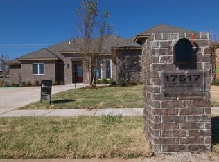 17517 Sparrow Hawk Ln, Edmond, OK 73012