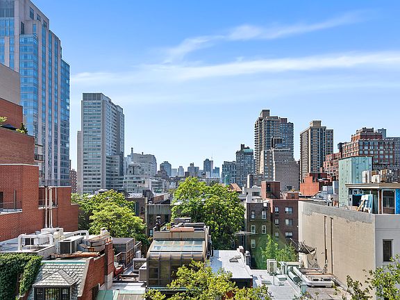 3rd image of 421 E 84th St APT 4F