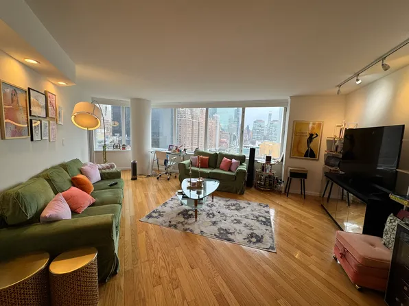 415 East 37th Street 19J image 2 of 25