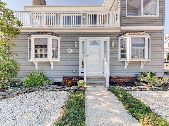 2nd image of 521 Dockage Ave