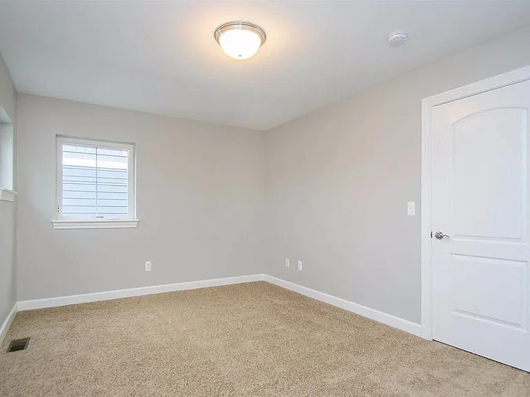 108 E Henry St #809 — Photo 16