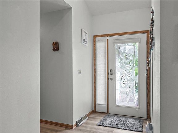 4th image of 7396 Countryshire Ln