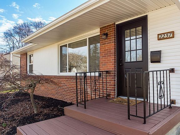 4th image of 2257 Swansea Rd