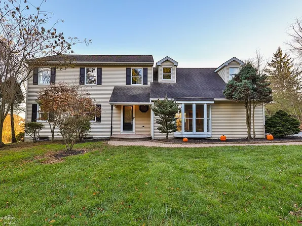 1006 Standard Ln, Coopersburg, PA 18036