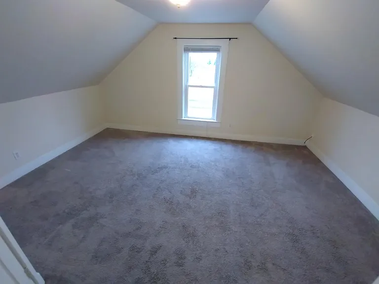 2502 Rockefeller Ave — Photo 21