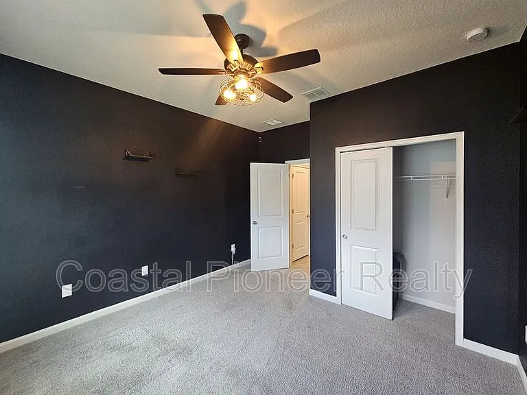 19403 Blue Pond Dr — Photo 14