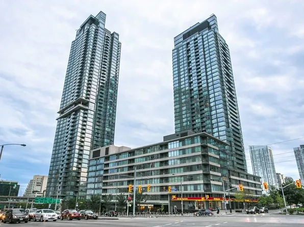 15 Brunel Ct #805, Toronto, ON M5V 3Y6