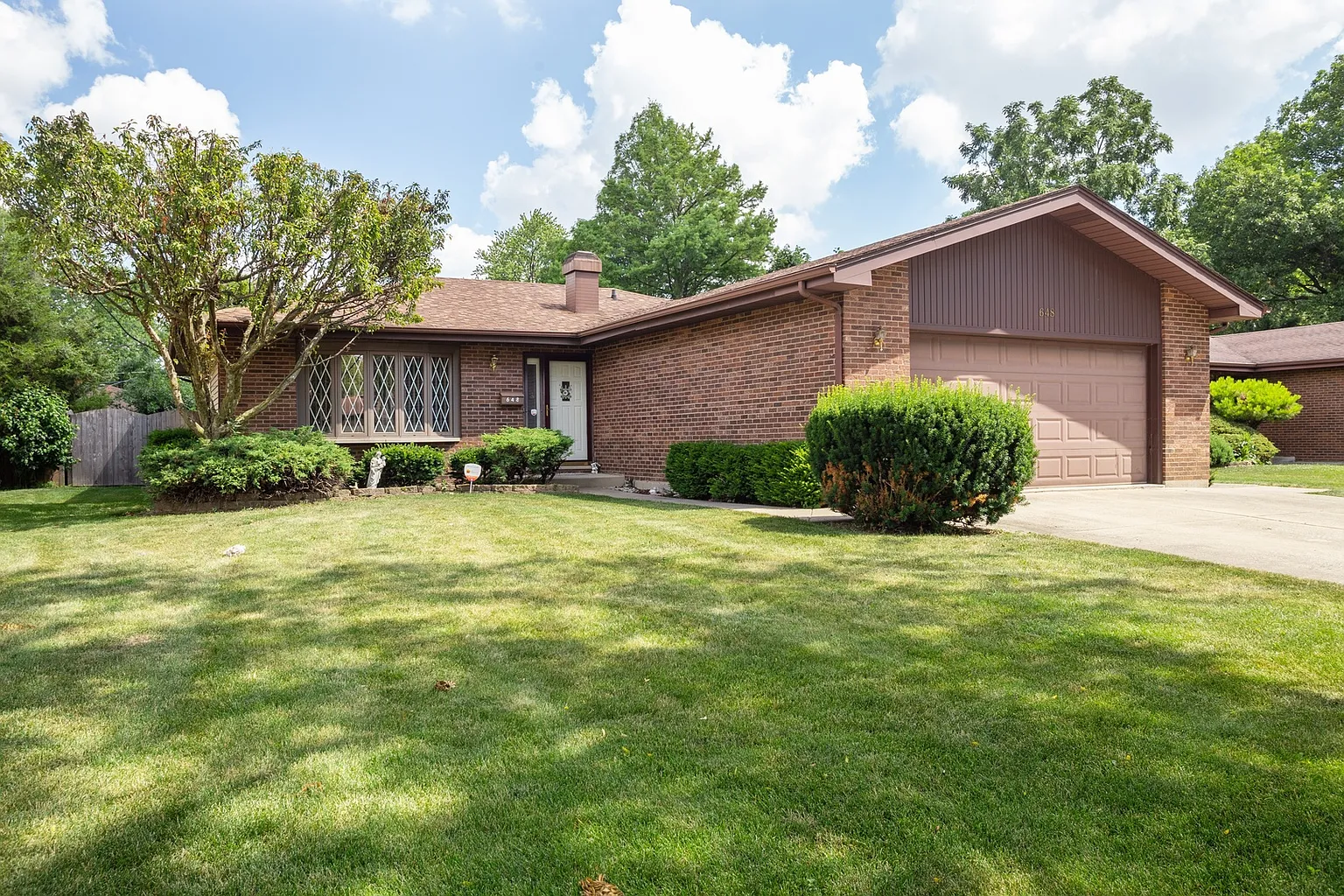 648 W Eggerding Dr photo 1