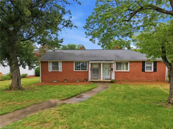 1802 Villa Dr, Greensboro, NC 27403