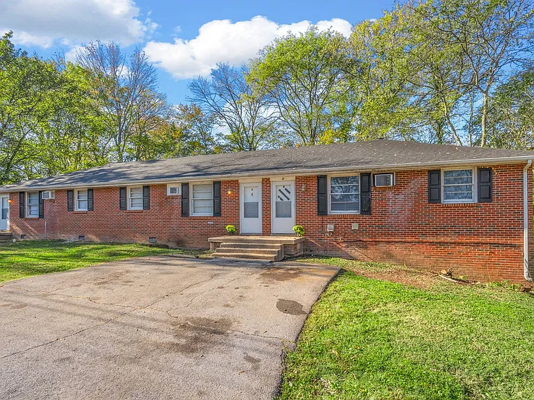 432 Circle Dr — Photo 1