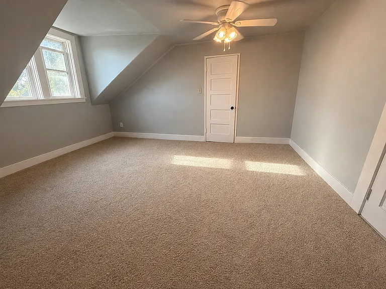 350 Knight St #2 — Photo 10