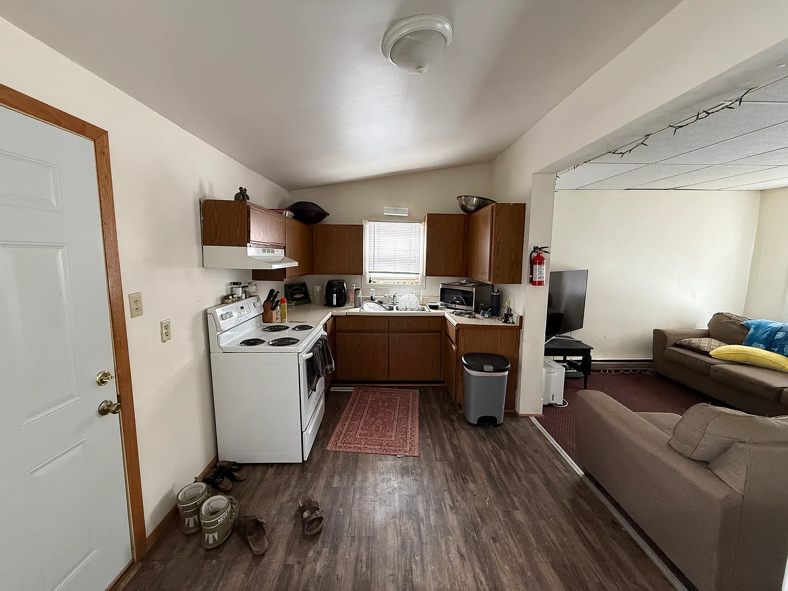 3 bed, $1,290 — Photo 3