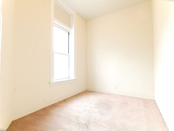 5th image of 2745 W Division St #27452
