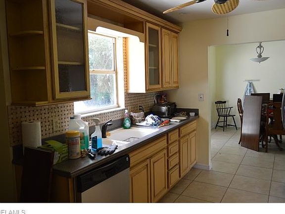 3rd image of 1225 SE 23rd Ave