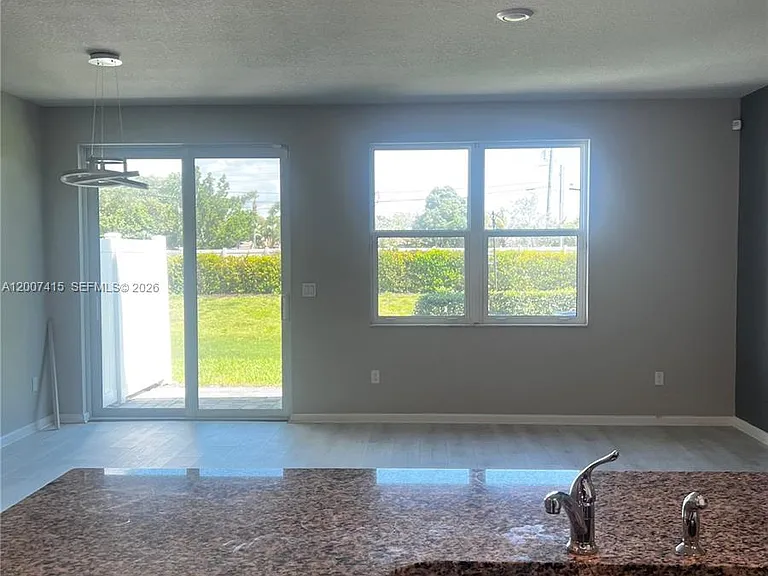 6349 Topsail Dr — Photo 11
