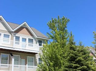 90 Spinnaker Dr, Manistee, MI 49660