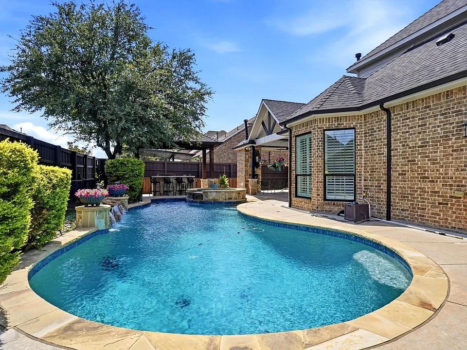 2414 Trophy Club Dr