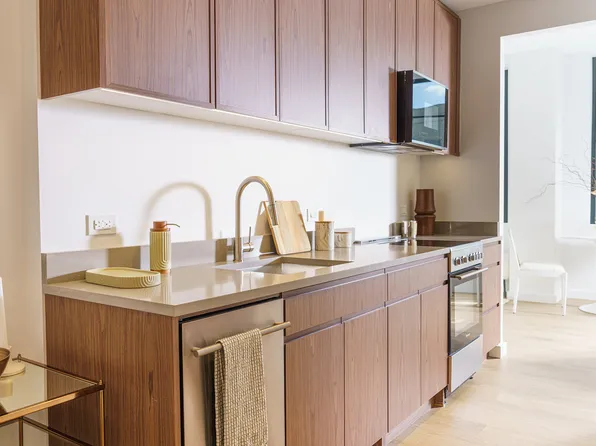 40 Bruckner Boulevard image 3 of 28