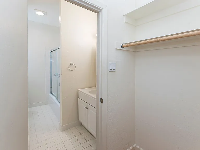 524 Guerrero Street (524r) — Photo 7
