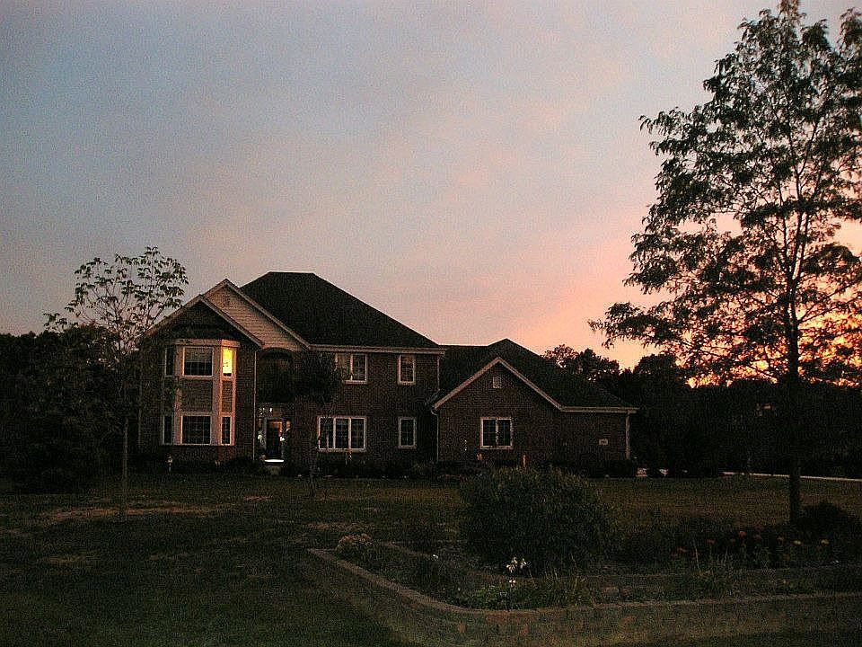 1st image of 301 Royal Oak Ct