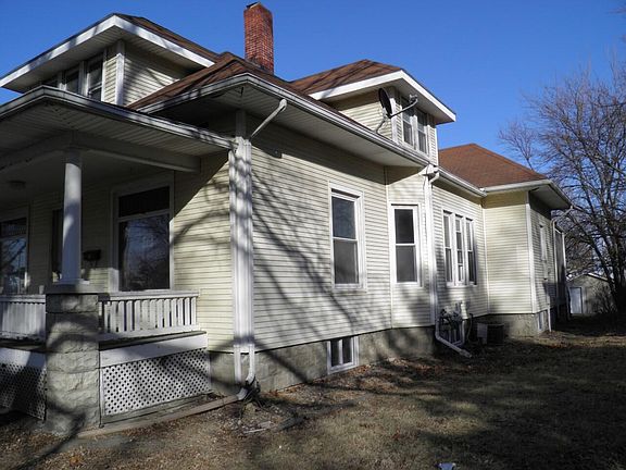 2nd image of 414 N Main St