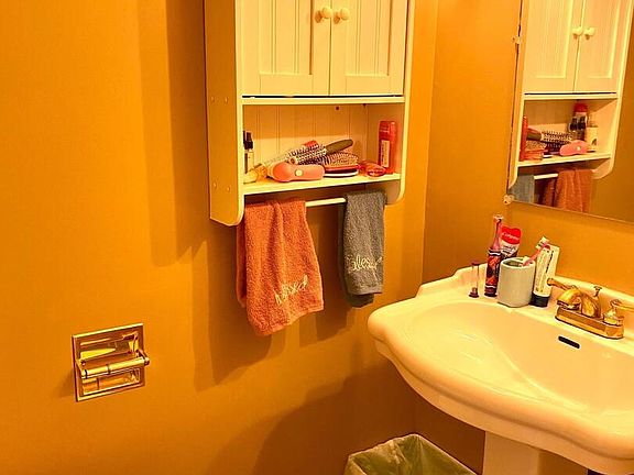 5th image of 801 E Stotlar St #3