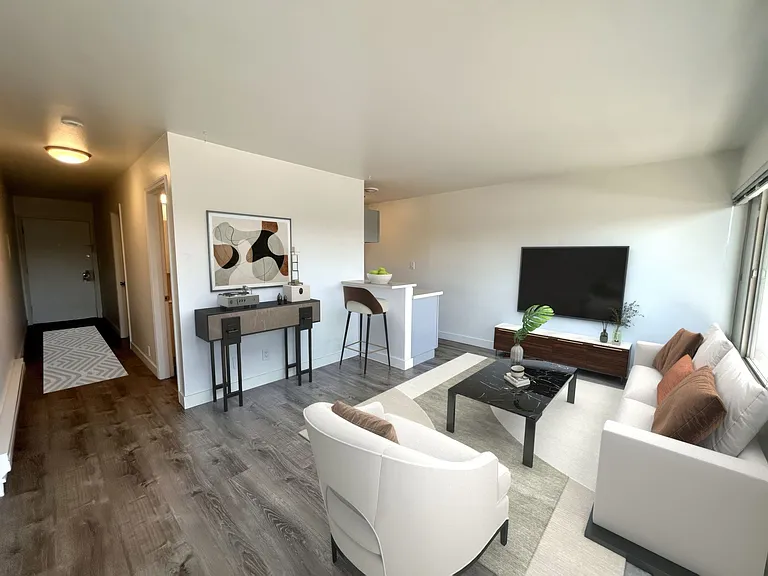Village Vista Apartments — Photo 4