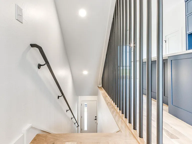 1705 Wheeler St — Photo 3