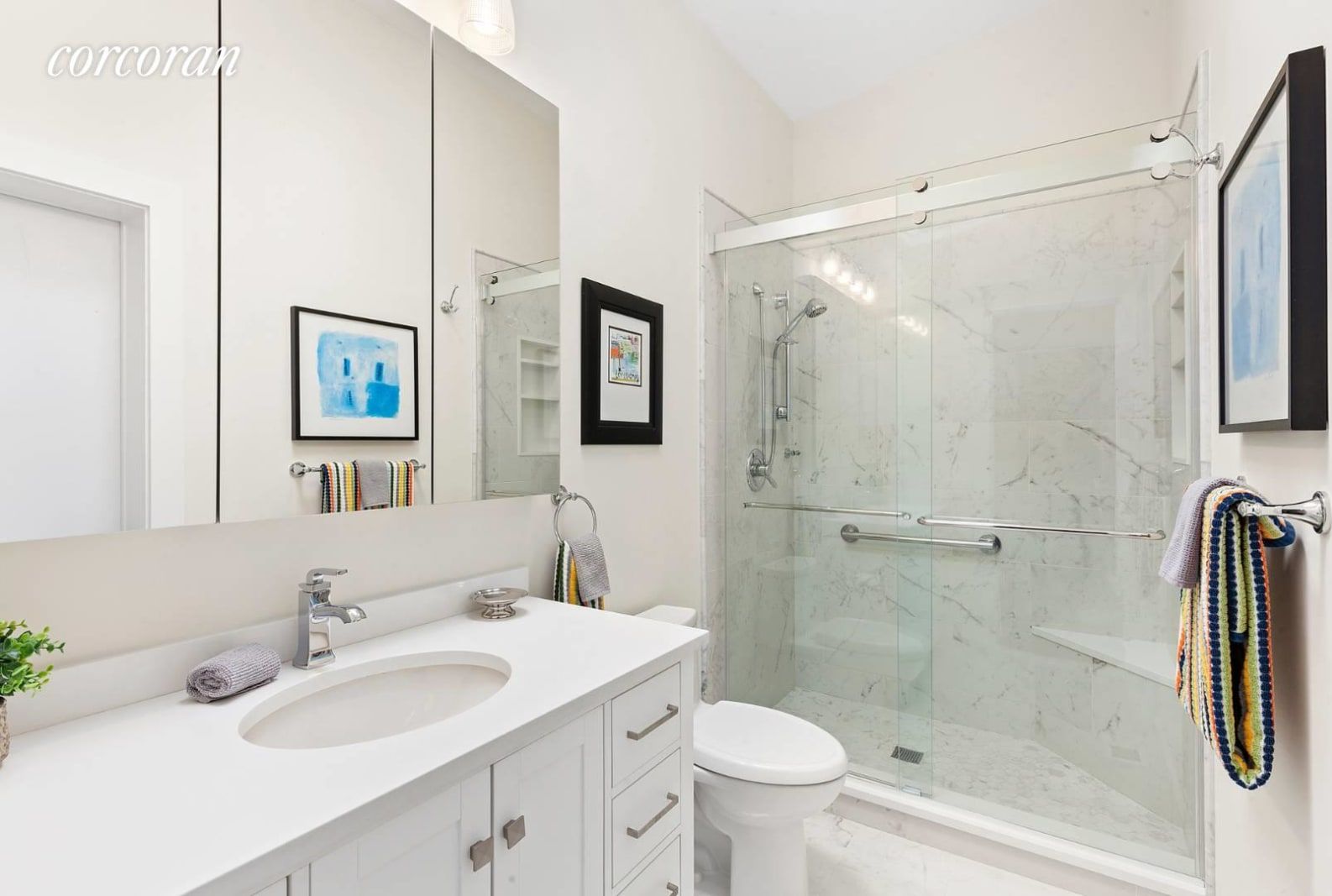  En-Suite Bath 1st Floor