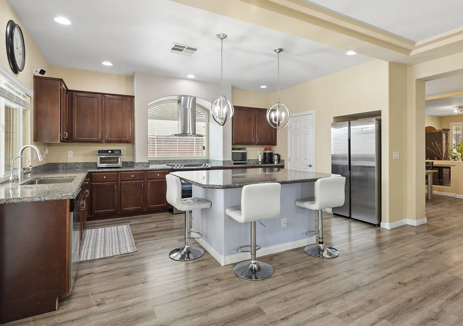 2 Story home located in Coronado Ranch — Photo 4