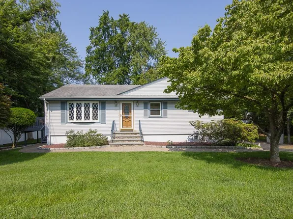 325 S Middletown Road, Pearl River, NY 10965