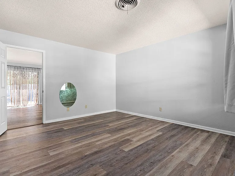 1205 S 7th St — Photo 18