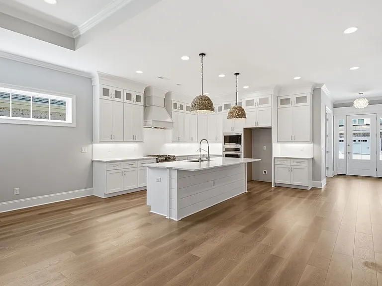 Gourmet Kitchen - WILL HAVE refrigerator
