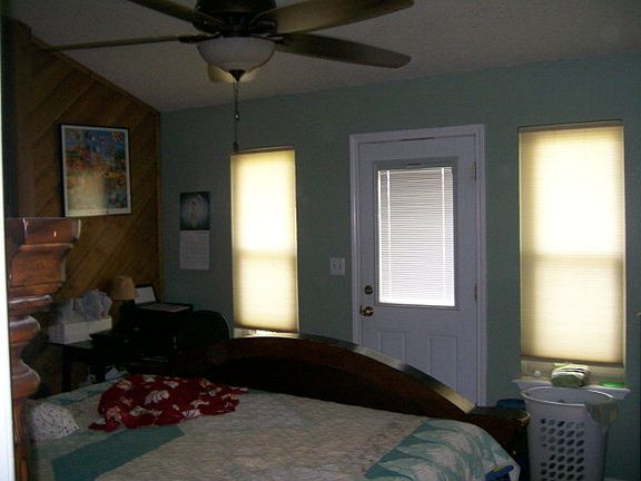 2nd image of 8838 Holiday Dr