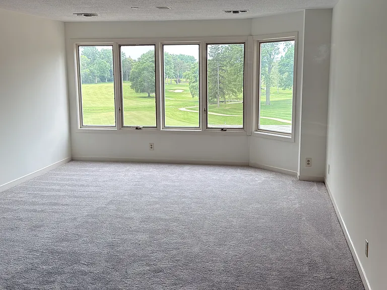 Chelsea Condos — Photo 47