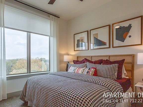 4th image of 27 Studemont St #220