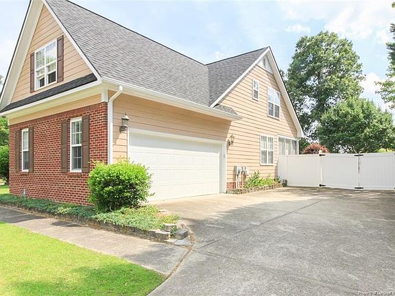 3rd image of 121 Louisiana Dr