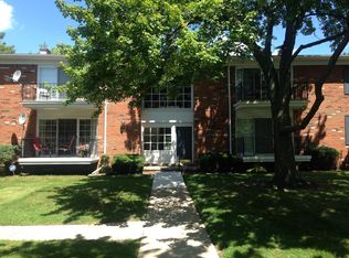422 Fox Hills Dr N APT 2, Bloomfield Hills, MI 48304