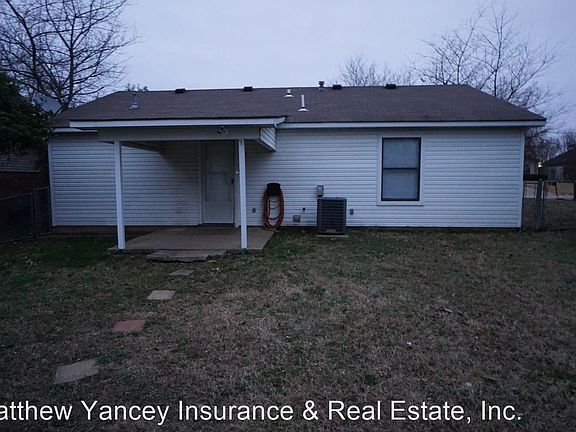 4th image of 1913 Timber Oaks Ln
