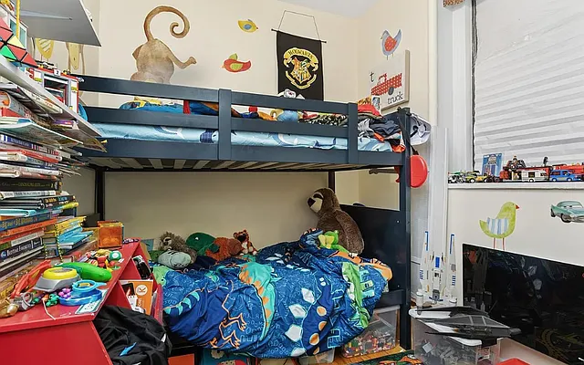 Rented by Five Town Global Realty | media 32