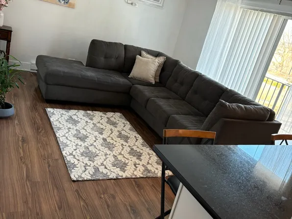 2333 N Neva Ave APT 208C, Elmwood Park, IL 60707