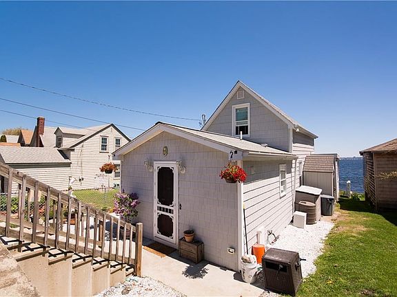 3rd image of 90 King Philip Ave