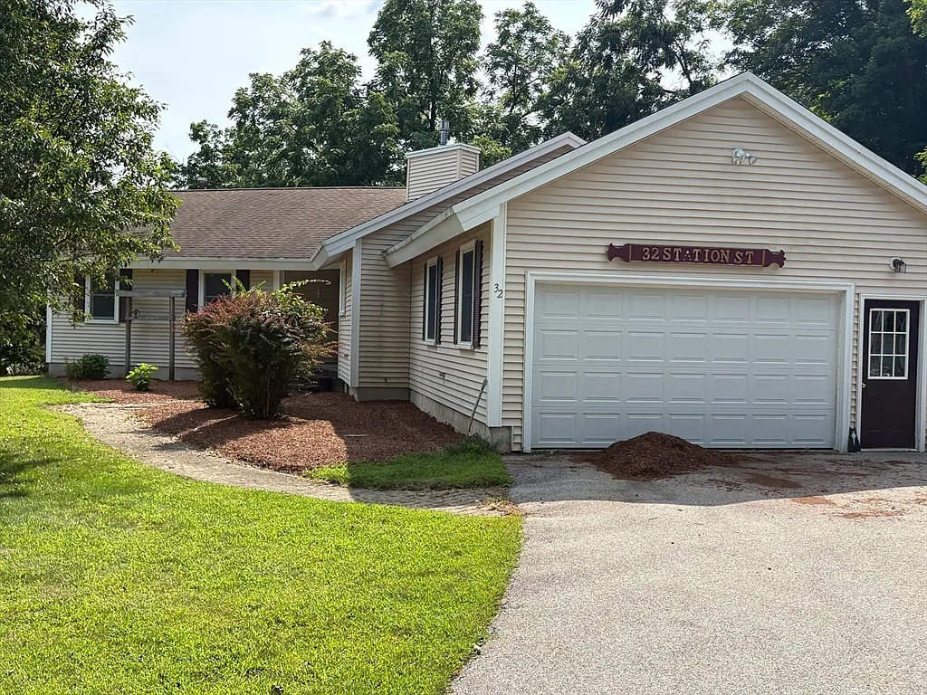 3 bed, 2.0 bath, 1576 sqft, $3,500 — Photo 2