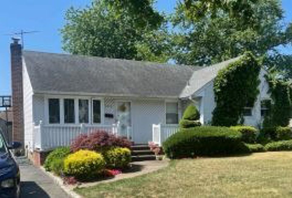 2960 Dr, Wantagh, NY 11793 Zillow