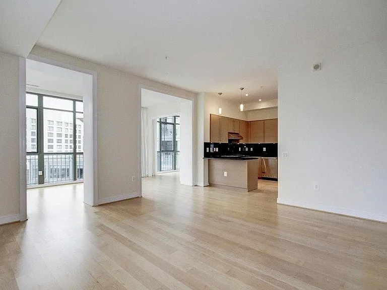 2425 L St NW #415 — Photo 4