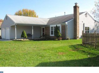 2 Gardenia Dr, Mount Laurel, NJ 08054