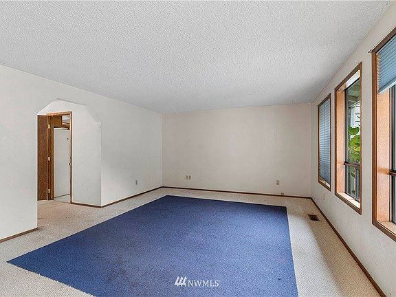 3rd image of 3341 Stikes Dr SE