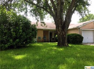 807 Travis St, Lockhart, TX 78644