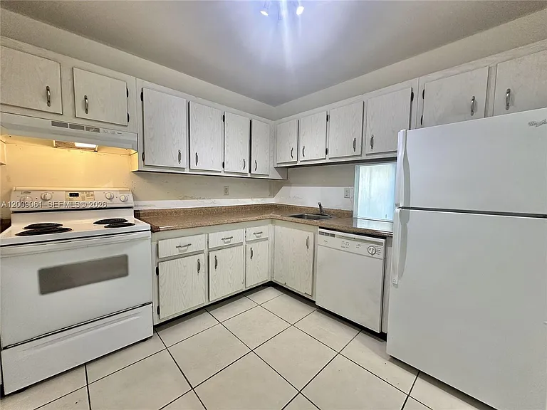 7860 Camino Real #L-410 — Photo 13