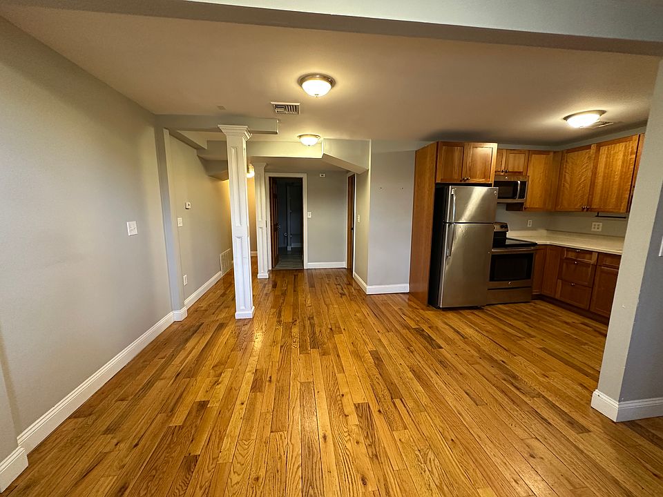 1st image of 28 E Grand Ave #B1